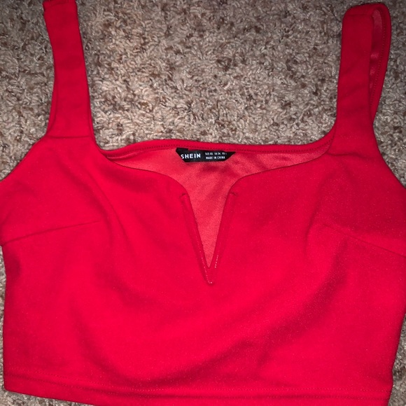 Red crop top - Picture 2 of 2